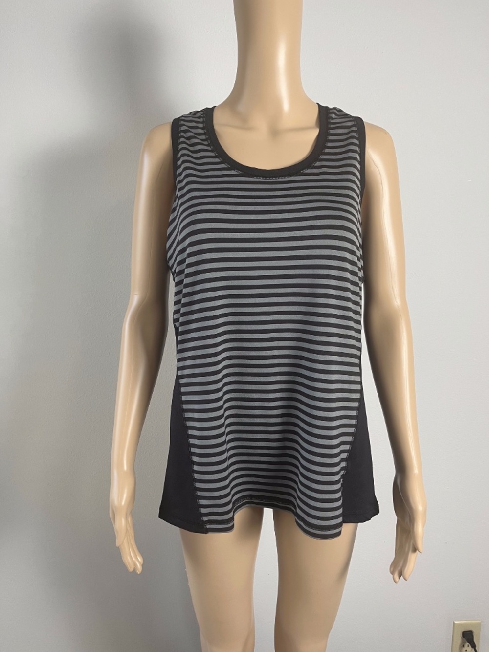 Tek Gear DryTek racerback tank top, black and grey, womens size L - Picture 3 of 9